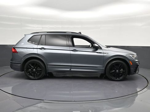 Used 2022 Volkswagen Tiguan SE R-Line FWD image 4