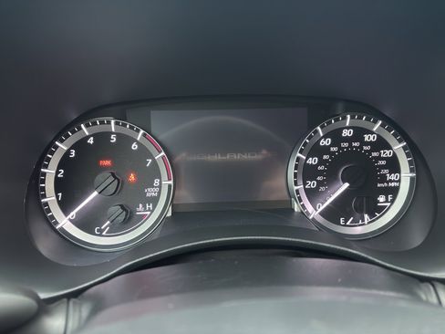 Used 2023 Toyota Highlander L image 26