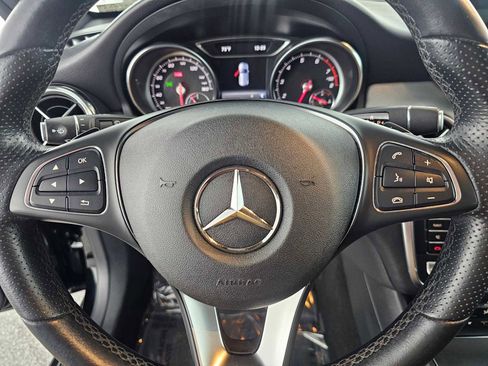 Used 2020 Mercedes-Benz GLA 250 4MATIC w/ Premium Package image 23