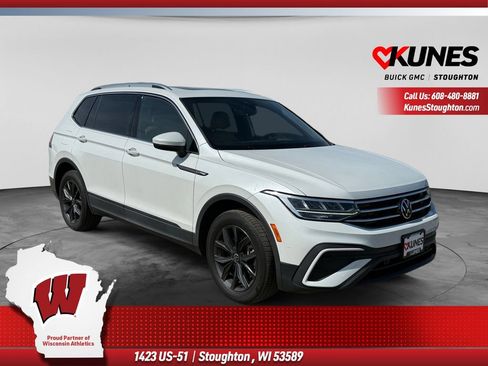 Used 2023 Volkswagen Tiguan SE w/ Panoramic Sunroof Package AWD/4WD image 1