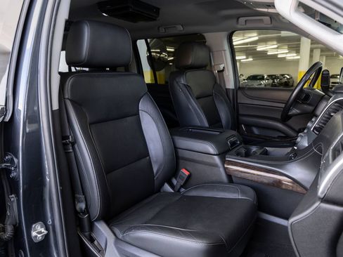 Used 2019 Chevrolet Suburban LT w/ Luxury Package AWD/4WD image 28