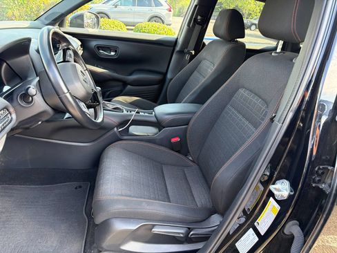 Used 2025 Honda HR-V Sport image 7