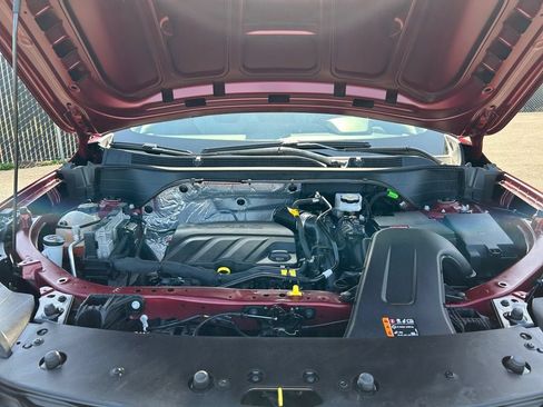 Used 2025 Chevrolet Trax LS FWD image 29