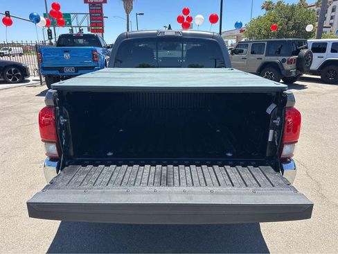 Used 2021 Toyota Tacoma SR5 RWD image 35