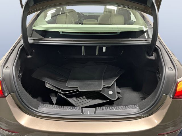 Used 2024 Mercedes-Benz E 350 4MATIC Sedan image 9