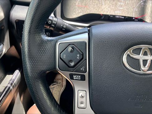 Used 2024 Toyota 4Runner SR5 Premium w/ Moonroof Package RWD image 23