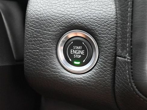Used 2021 GMC Yukon Denali w/ Denali Ultimate Package AWD/4WD image 14