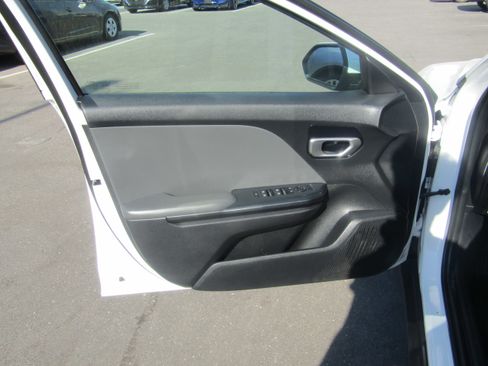 Used 2025 Kia K4 FWD image 8