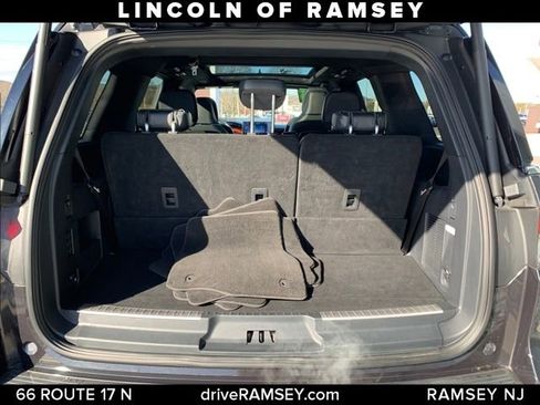 Used 2023 Lincoln Navigator Reserve image 6