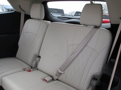 Certified 2022 Buick Enclave Avenir w/ Avenir Technology Package image 20