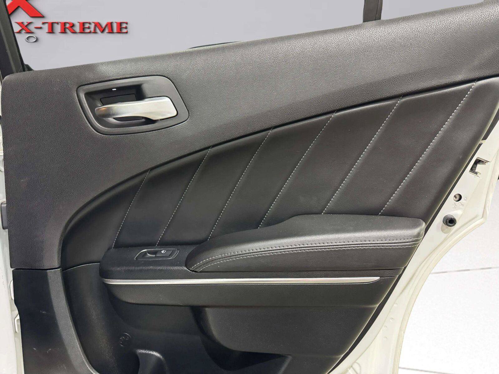 Used 2018 Dodge Charger R/T w/ Plus Group RWD image 29