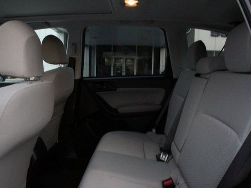 Used 2018 Subaru Forester 2.5i Premium w/ All-Weather Package image 11