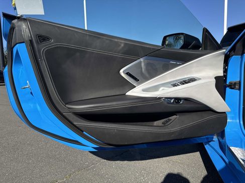 Used 2021 Chevrolet Corvette 2dr Stingray Conv w/ Z51 Performance Package image 18