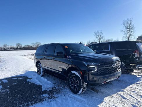 Used 2023 Chevrolet Suburban Z71 w/ Off-Road Capability Package image 3