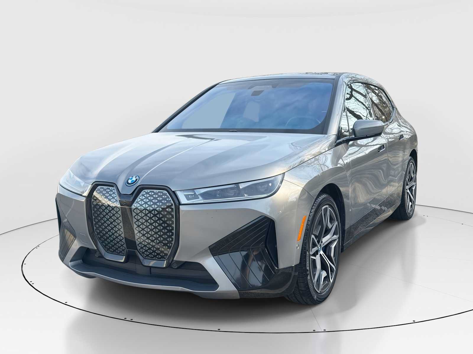 Used 2023 BMW iX xDrive50 w/ Premium Package AWD/4WD image 1