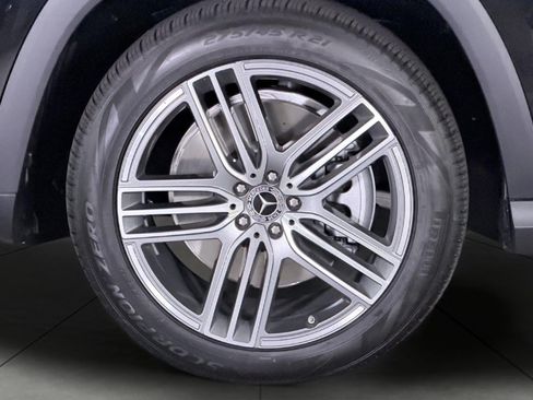 New 2026 Mercedes-Benz GLS 450 4MATIC image 26