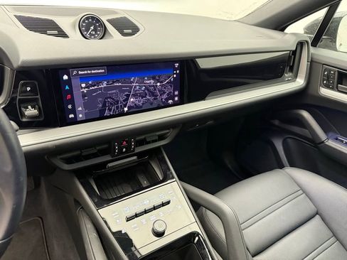 Used 2024 Porsche Cayenne Coupe image 14