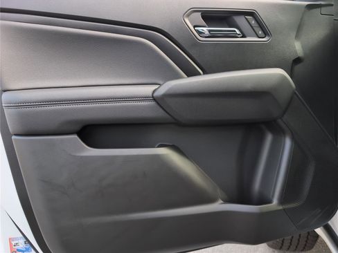 New 2025 GMC Canyon Elevation w/ Convenience Package image 11