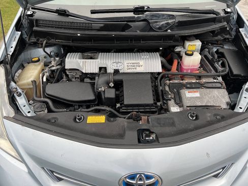 Used 2012 Toyota Prius V Three image 18