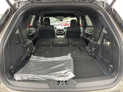 New 2026 Ford Explorer ST-Line w/ ST-Line Street Pack image 26