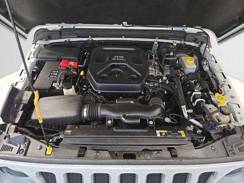 Used 2022 Jeep Wrangler Unlimited Sahara image 8