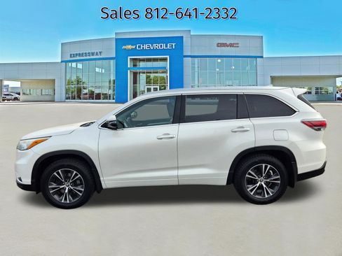 Used 2016 Toyota Highlander XLE image 4