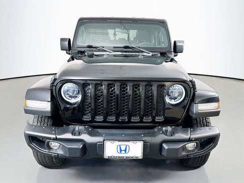 Used 2023 Jeep Gladiator Sport AWD/4WD image 2