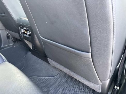 Used 2025 GMC Yukon Denali RWD image 25
