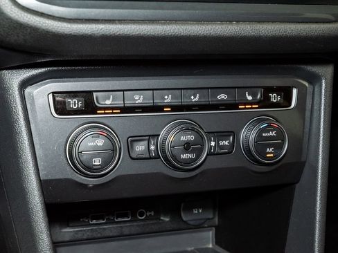 Used 2020 Volkswagen Tiguan SE w/ Panoramic Sunroof Package AWD/4WD image 19