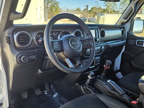 Used 2019 Jeep Wrangler Sport image 8