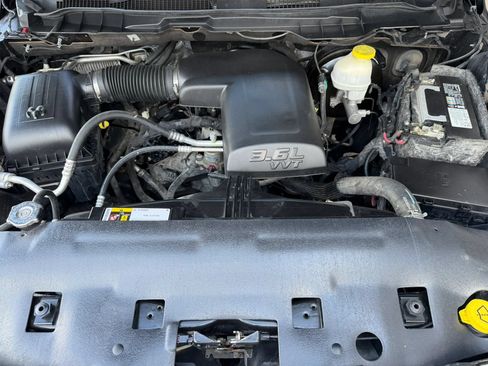 Used 2017 RAM 1500 Classic SLT w/ Luxury Group AWD/4WD image 28