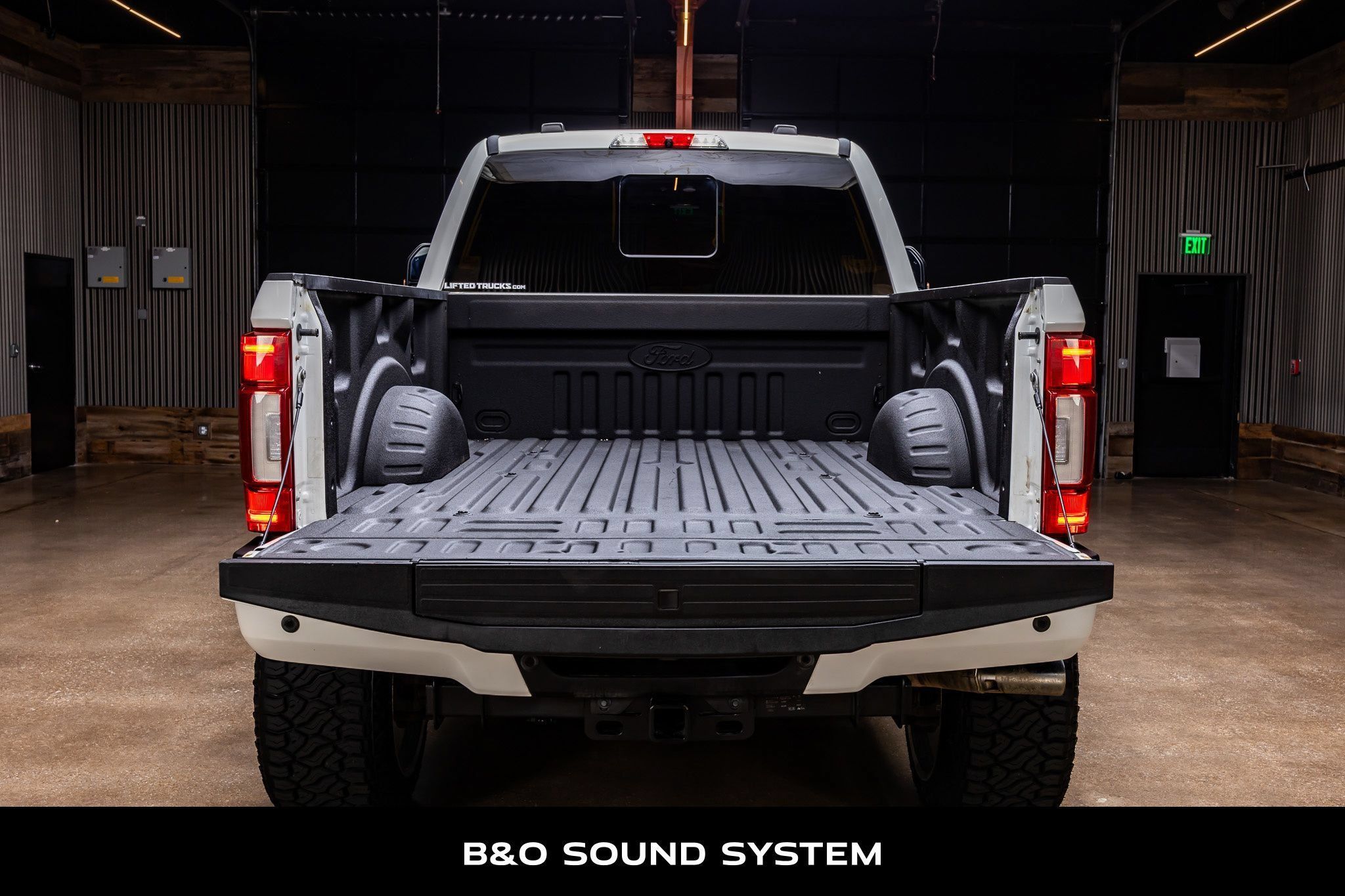 Used 2022 Ford F250 Platinum w/ FX4 Off-Road Package AWD/4WD image 8
