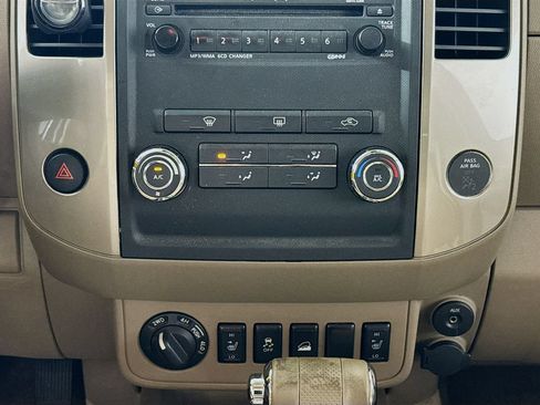 Used 2012 Nissan Frontier SL AWD/4WD image 14