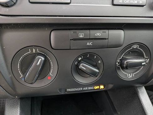 Used 2014 Volkswagen Jetta SE image 14