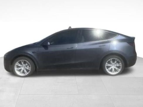 Used 2021 Tesla Model Y Long Range AWD/4WD image 11