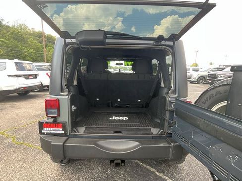 Used 2016 Jeep Wrangler Unlimited Sport w/ Quick Order Package 24S AWD/4WD image 17