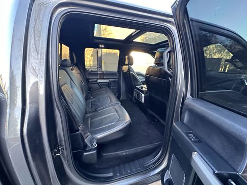 Used 2015 Ford F150 Platinum w/ Equipment Group 701A Luxury image 14