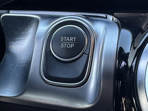 Used 2023 Mercedes-Benz EQB 300 4MATIC image 27