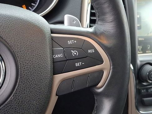 Used 2015 Jeep Grand Cherokee Limited image 25