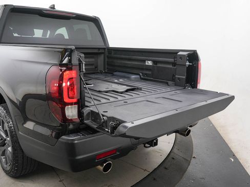 Used 2024 Honda Ridgeline Sport image 9