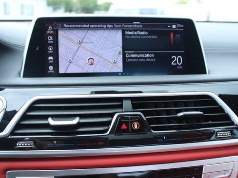 Used 2022 BMW 750i xDrive w/ M Sport Package AWD/4WD image 27
