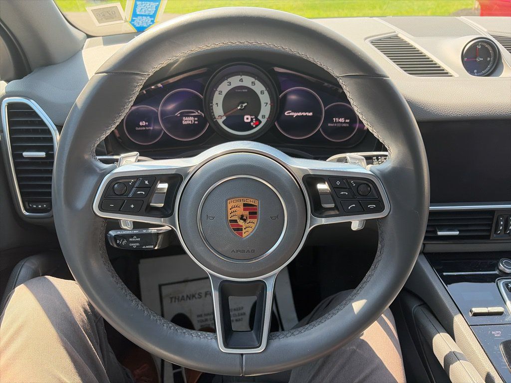 Used 2023 Porsche Cayenne Platinum Edition AWD/4WD image 5