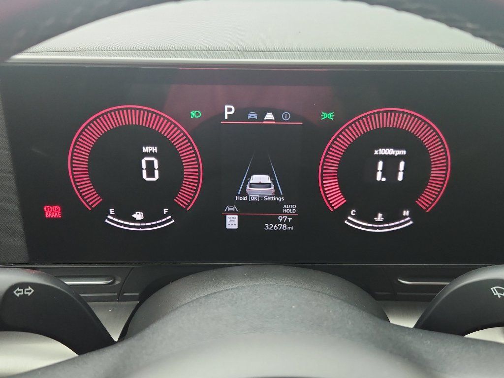 Used 2025 Hyundai Kona SEL AWD/4WD image 25