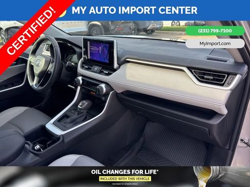 Used 2024 Toyota RAV4 XLE Premium image 30