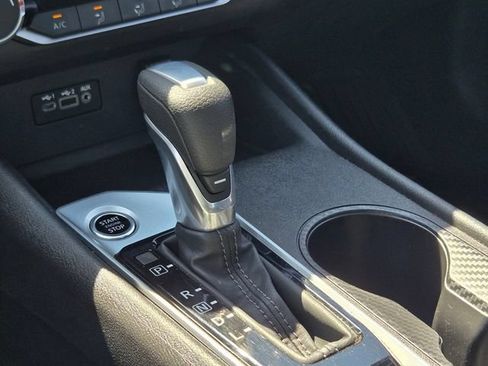 Used 2025 Nissan Altima 2.5 SV FWD image 28
