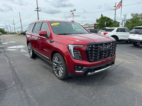 Used 2025 GMC Yukon Denali Ultimate AWD/4WD image 2