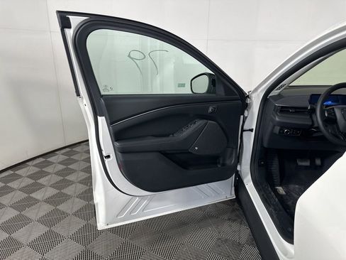 New 2024 Ford Mustang Mach-E Premium image 12