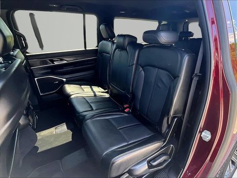 Used 2024 Jeep Wagoneer L Series II w/ Flexible Seating Group AWD/4WD image 27