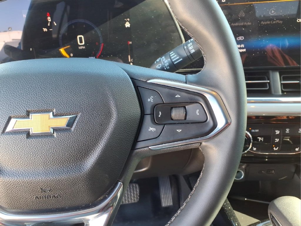 Used 2025 Chevrolet Trax LT w/ LT Convenience Package FWD image 20
