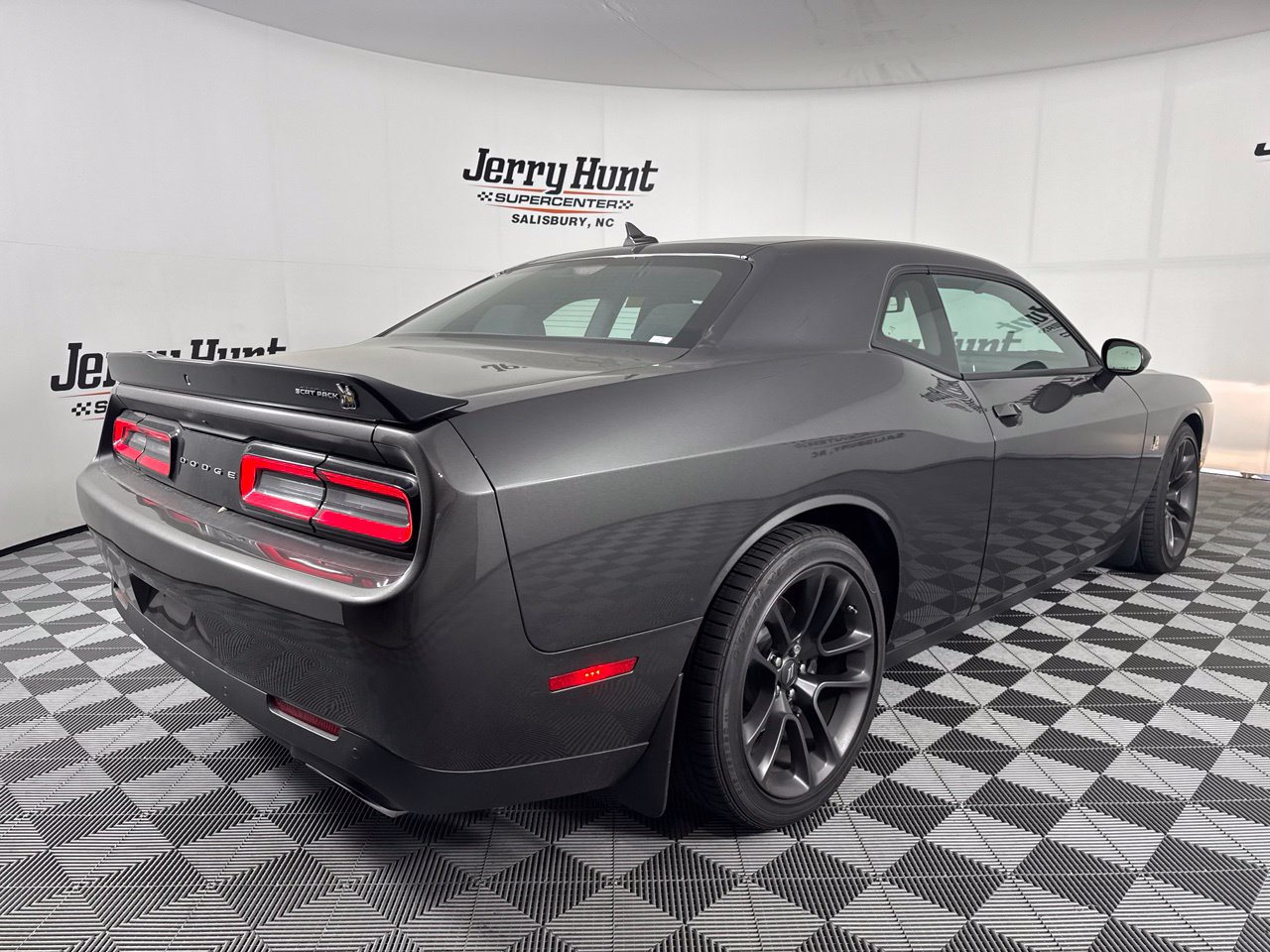 Used 2021 Dodge Challenger R/T Scat Pack RWD image 7